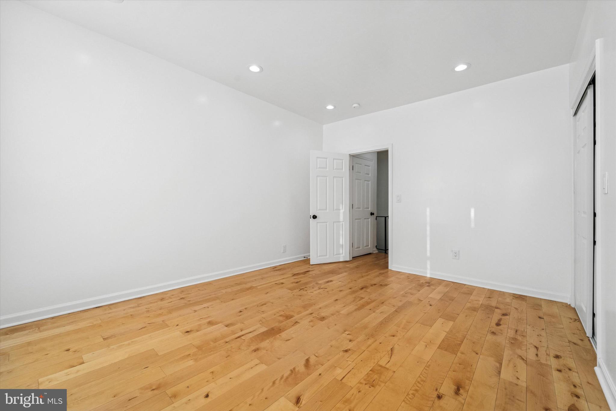 PORT RICHMOND - Residential