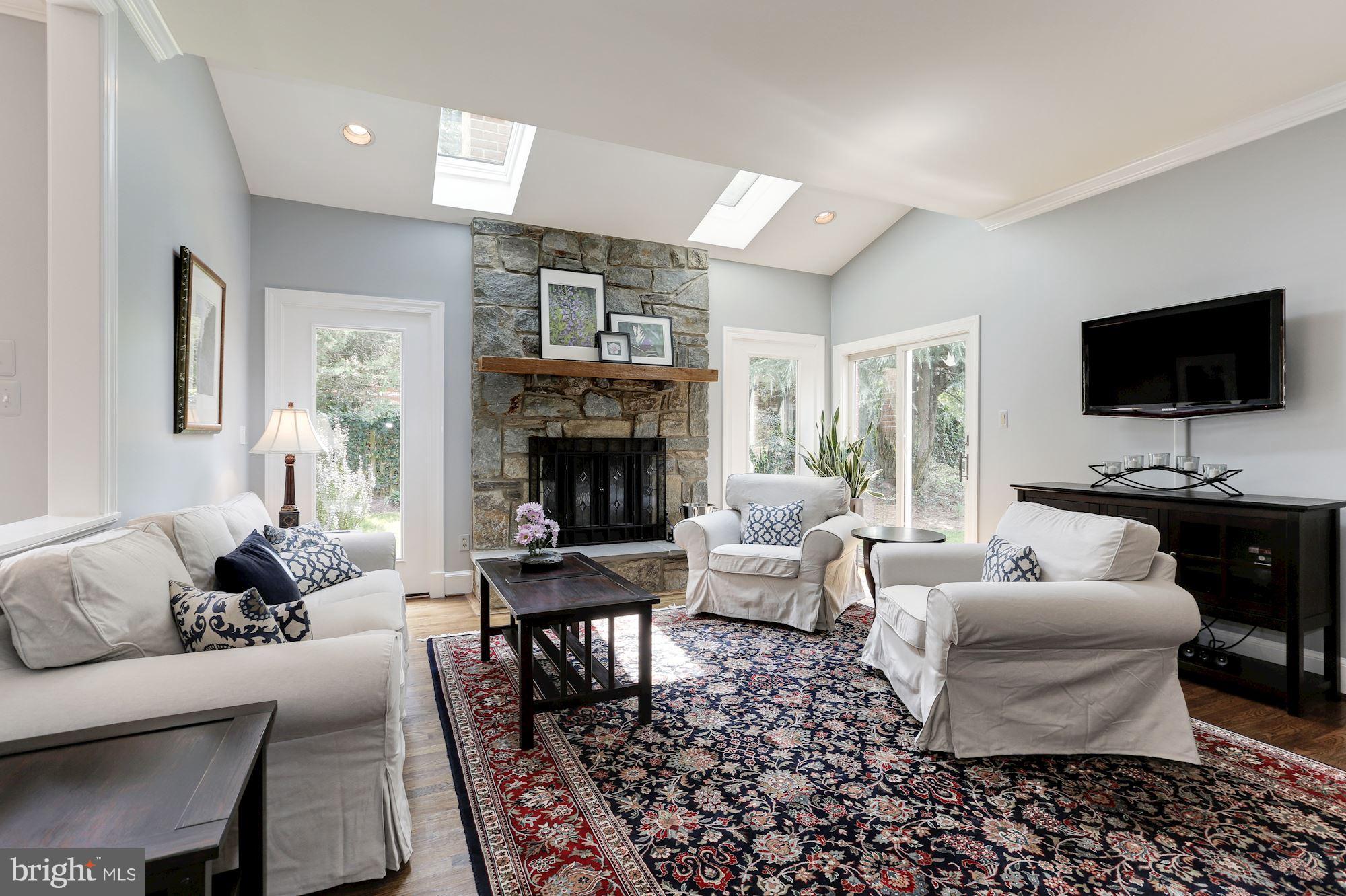 LYNWOOD - Residential