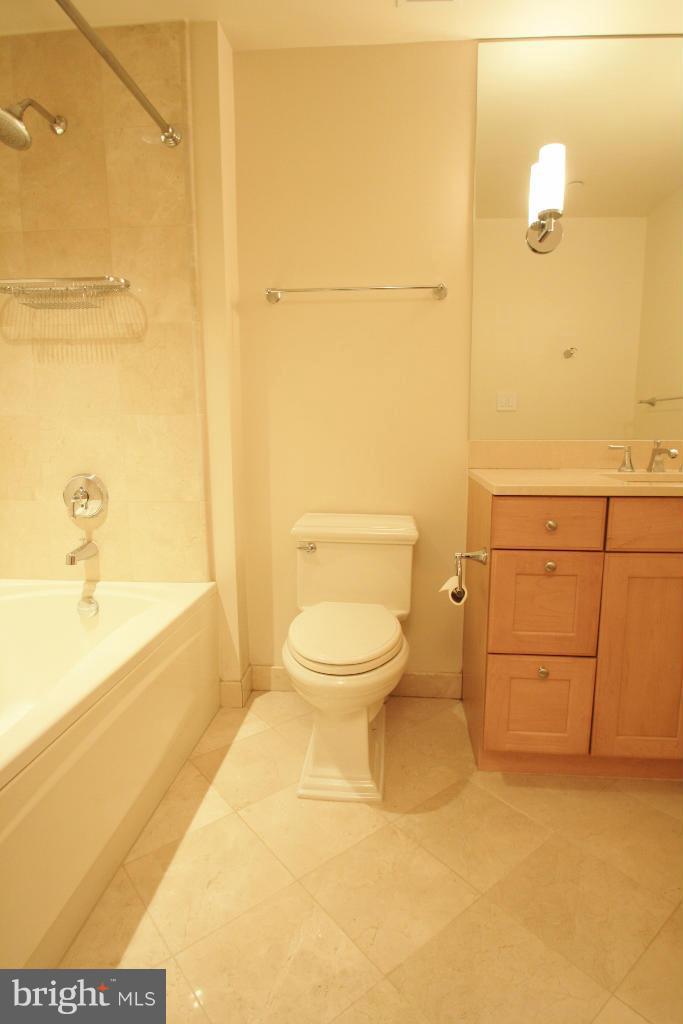 THE WATERVIEW - Residential Lease