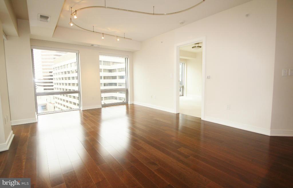 THE WATERVIEW - Residential Lease