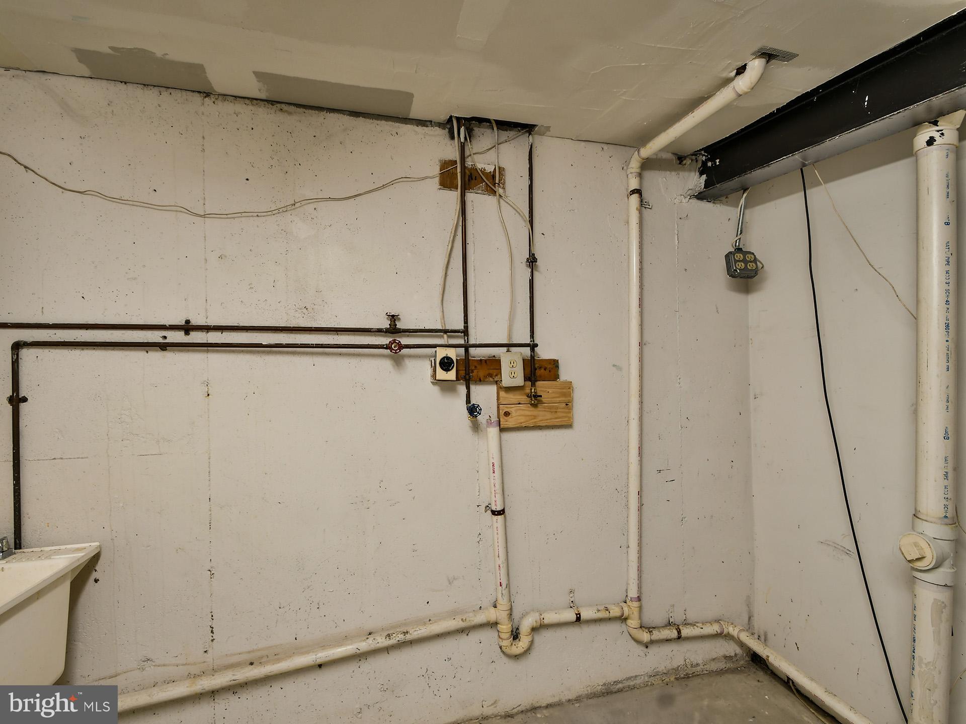 SILVER SPRING CNTRY CLUB - Residential