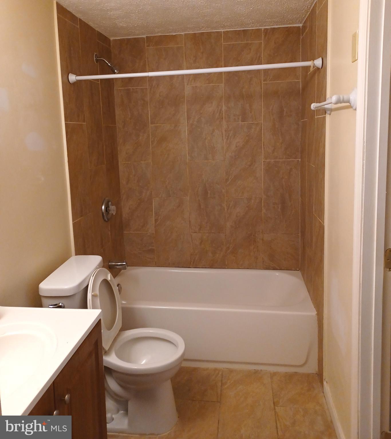 SILVER SPRING CNTRY CLUB - Residential