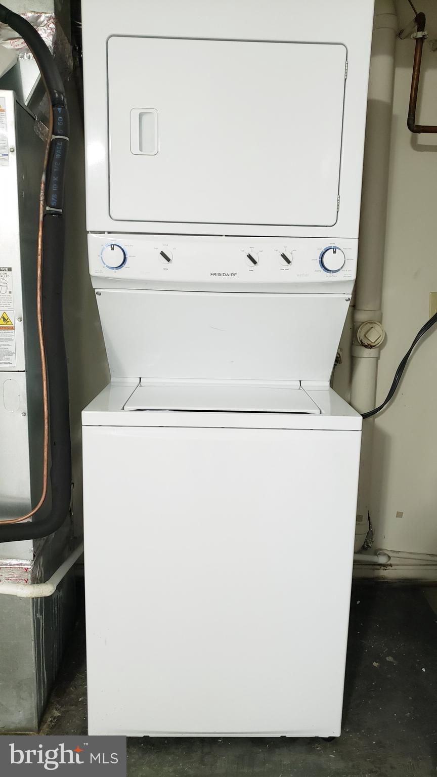 BROOKWOOD - Residential Lease