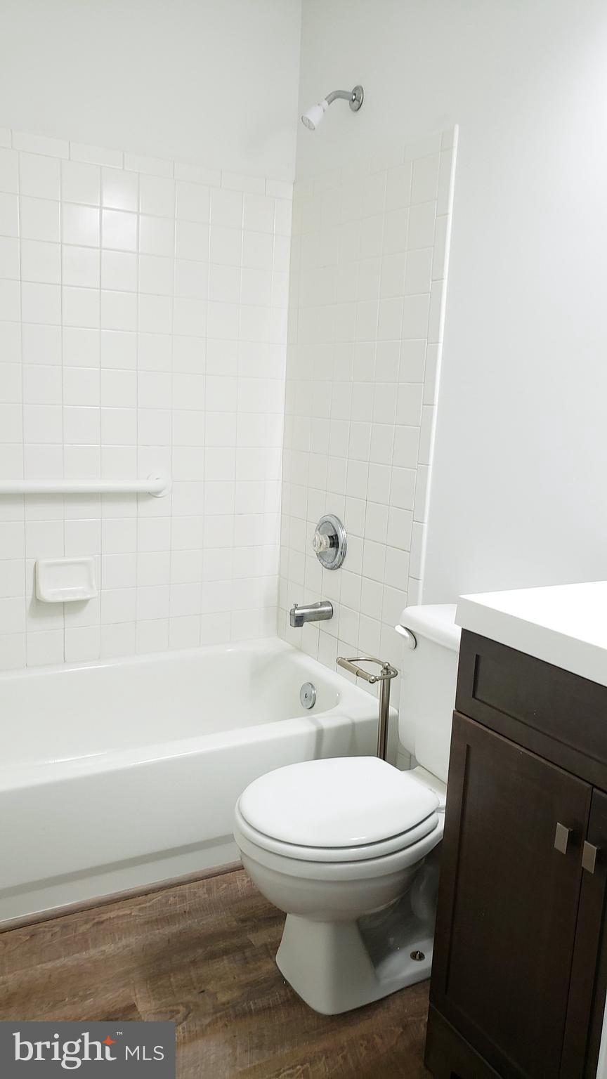 BROOKWOOD - Residential Lease