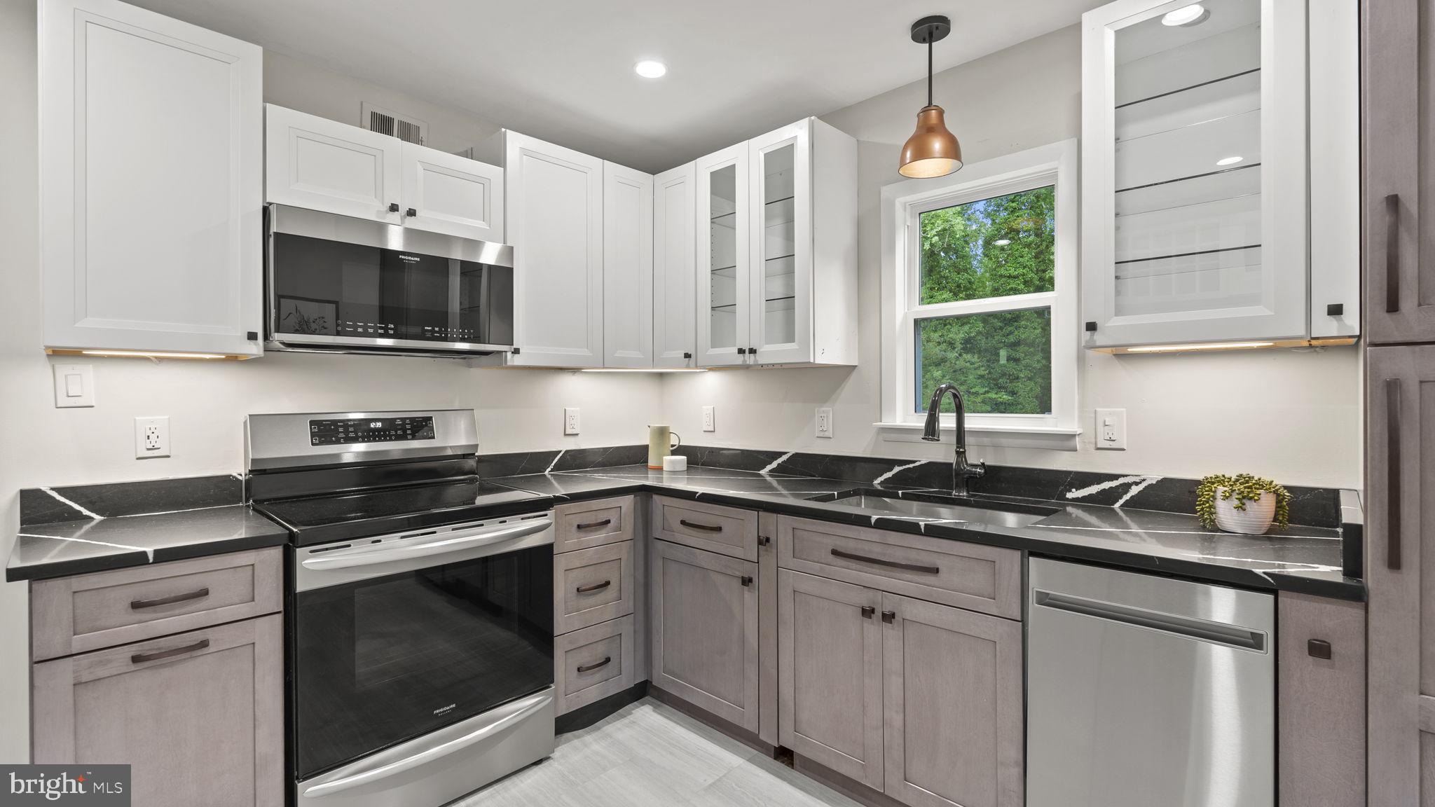 DALE CITY - Residential