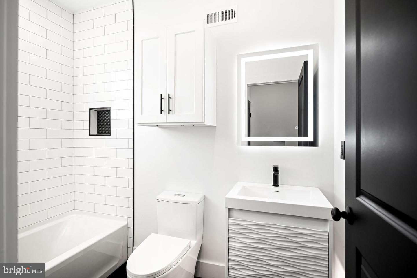 STRAWBERRY MANSION - Residential Lease