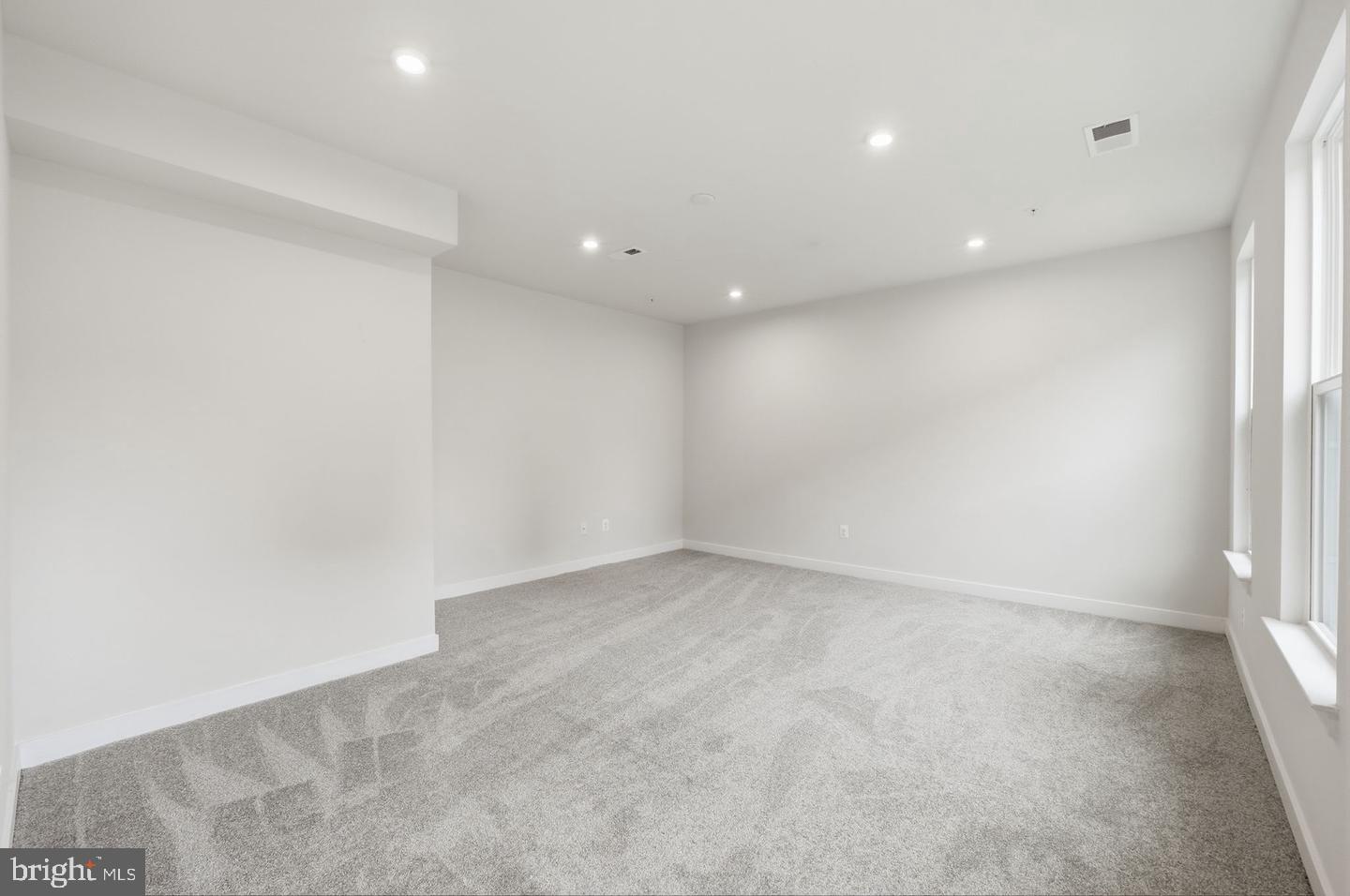 10929 CAVENDISH ALY ALLEY