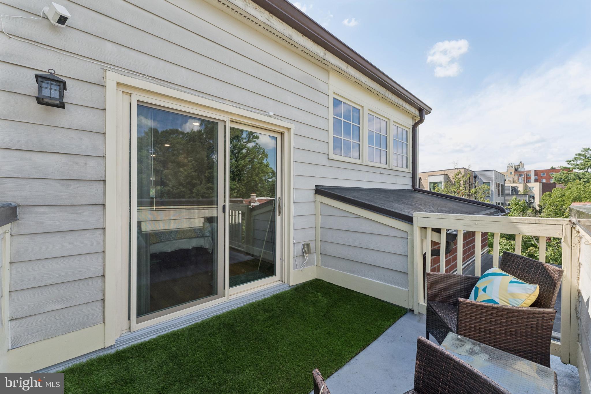 5233 CONNECTICUT AVENUE NW 301