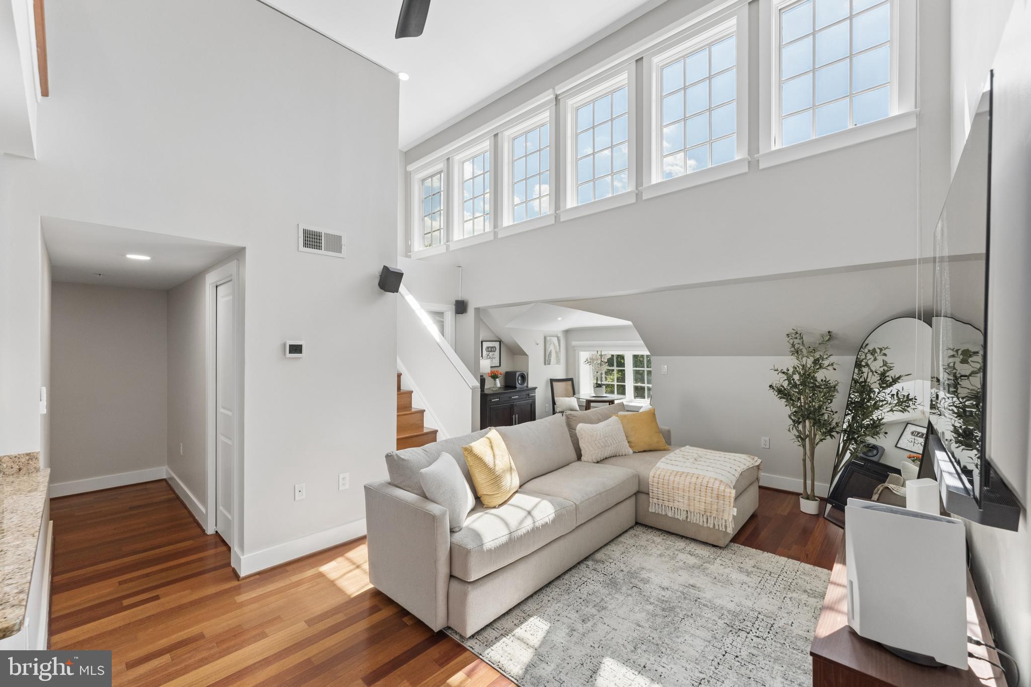 5233 CONNECTICUT AVENUE NW 301