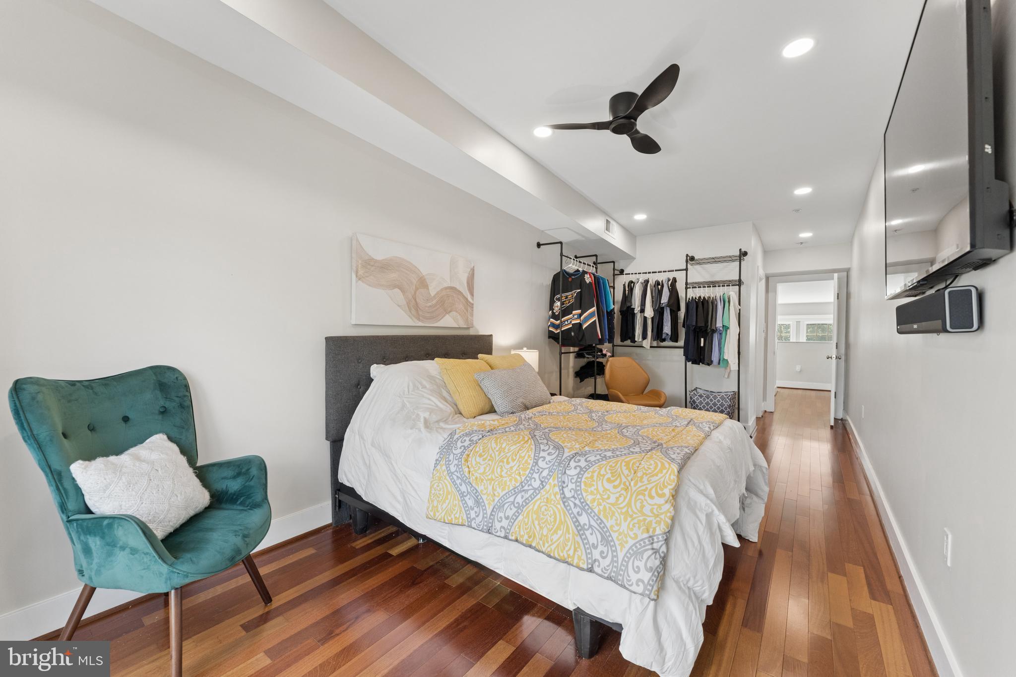 5233 CONNECTICUT AVENUE NW 301