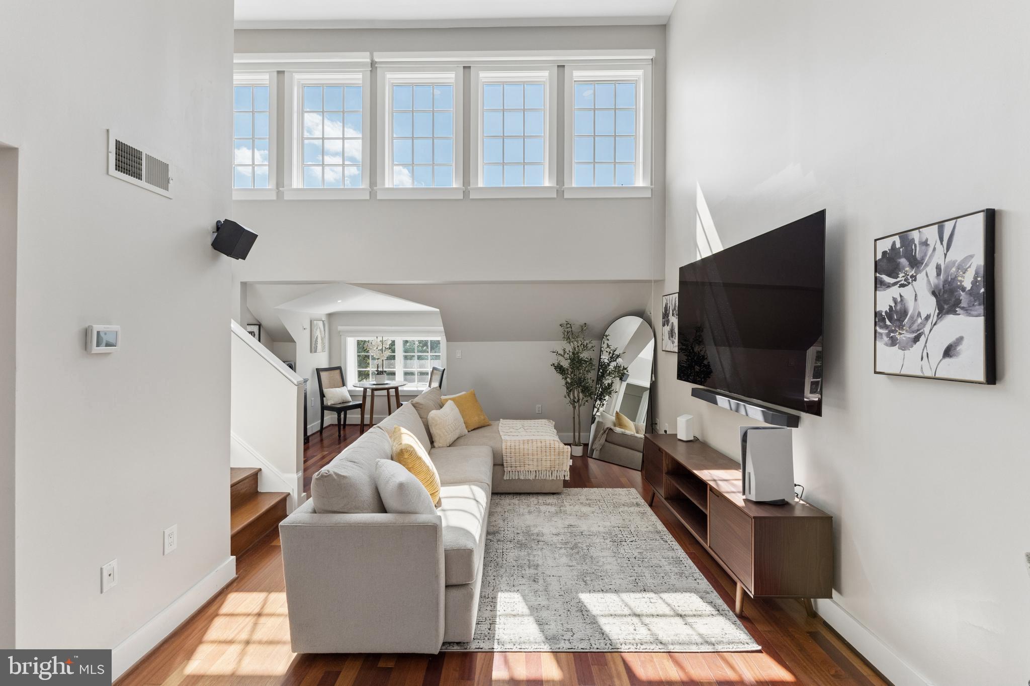 5233 CONNECTICUT AVENUE NW 301