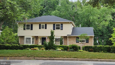 Homes For Sale - 9320 Lakeland Drive<br/> HENRICO, VA 23229