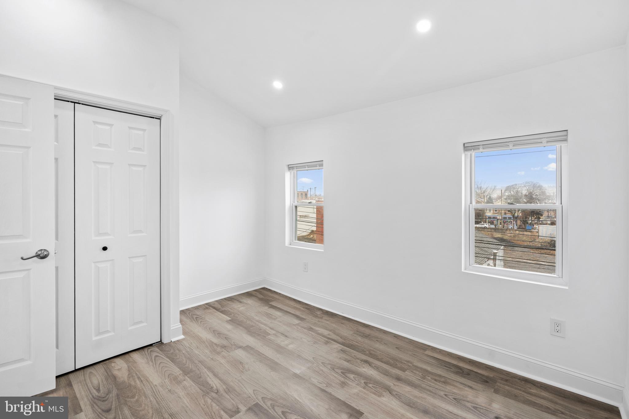 NORRISTOWN - Residential