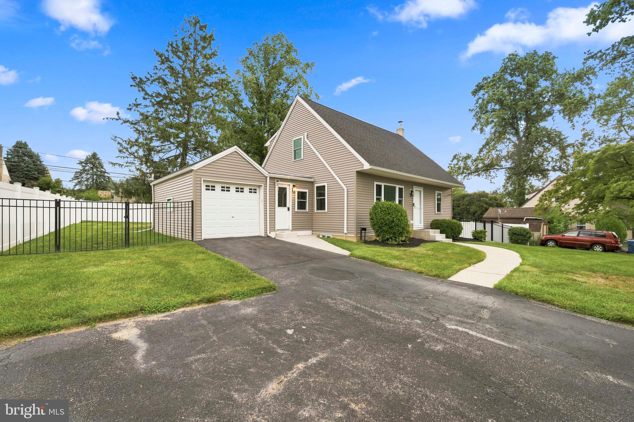 207 SEAL LANE