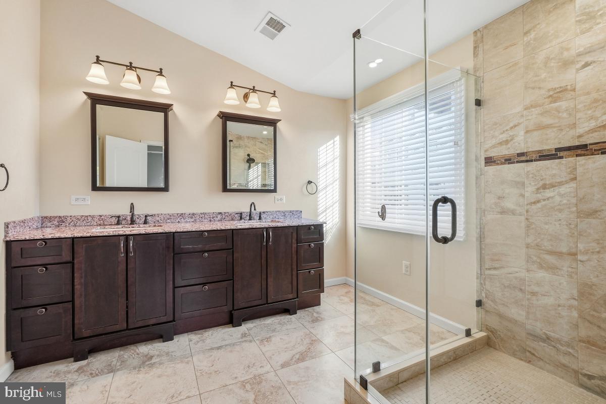 CHERINGTON - Residential