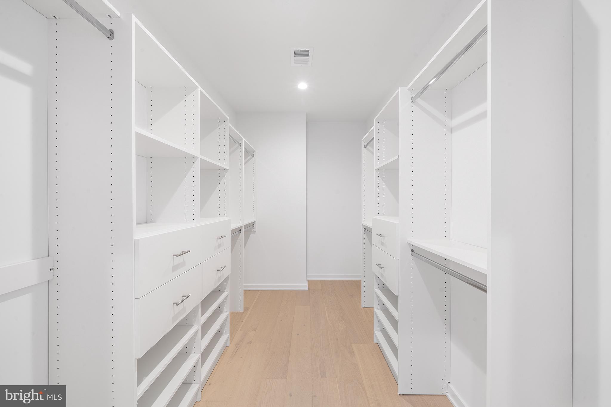 BELLA VISTA - Residential