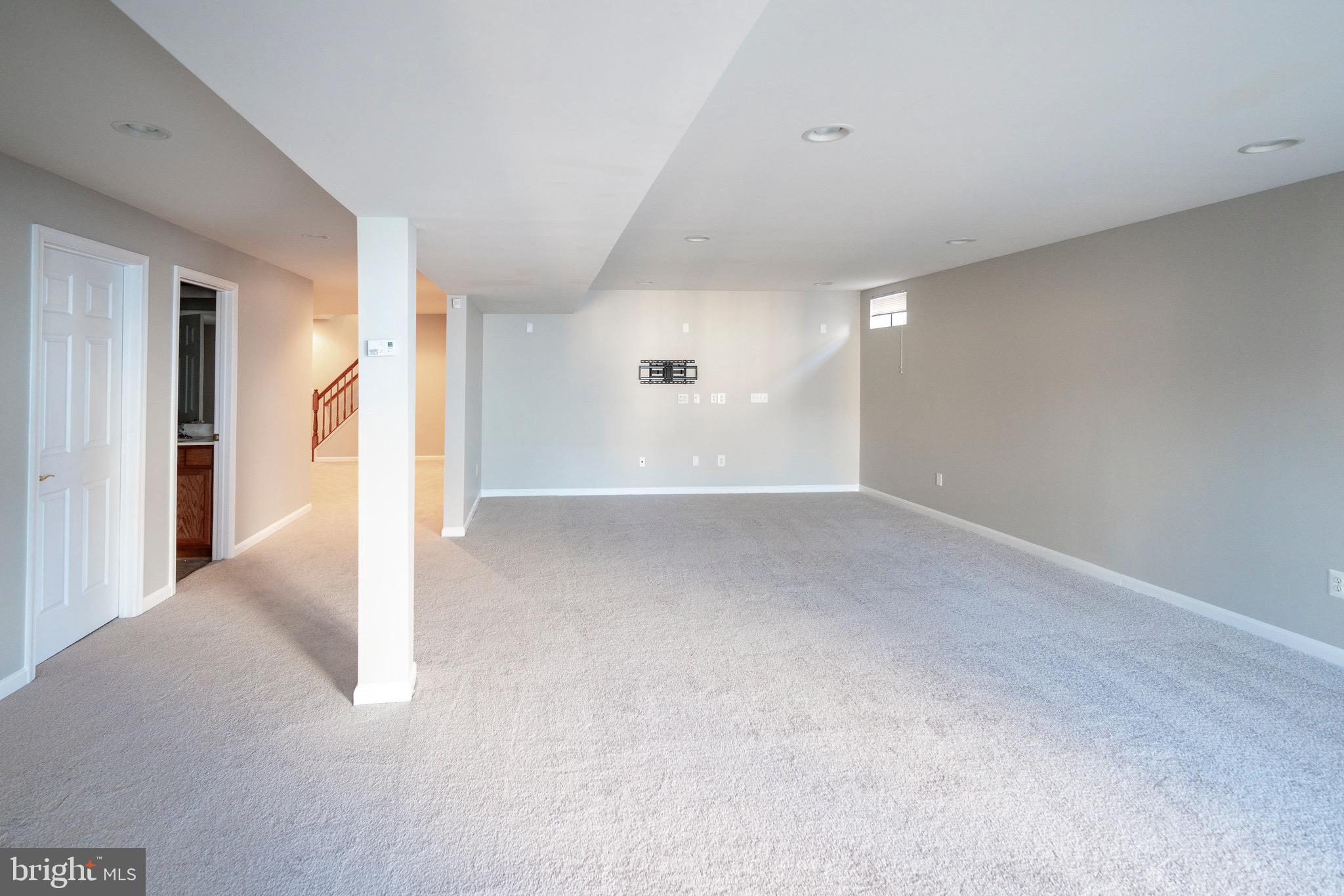 FOUR SEASONS IN HISTORIC VIRGINIA - Residential