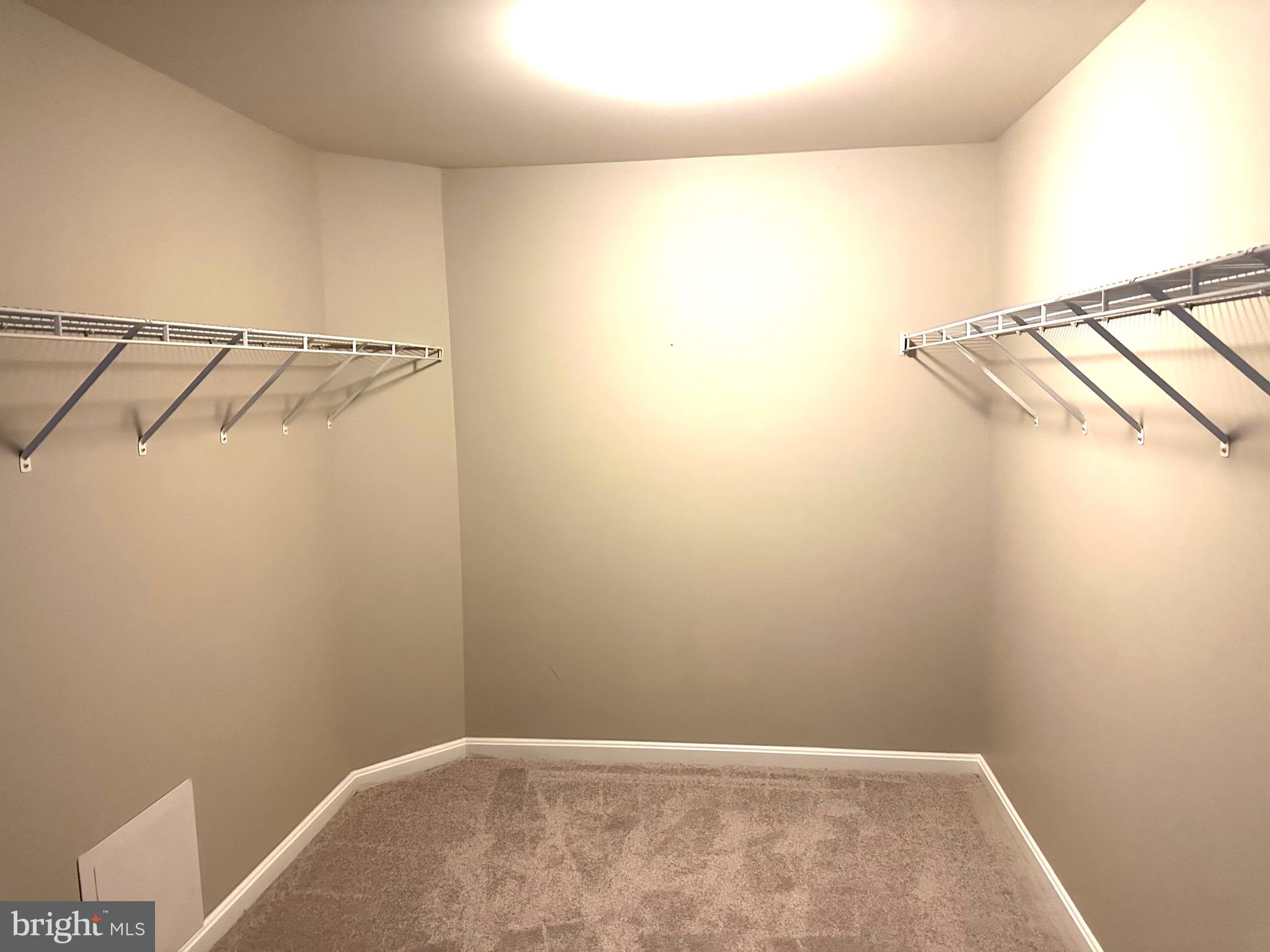 FOUR SEASONS IN HISTORIC VIRGINIA - Residential