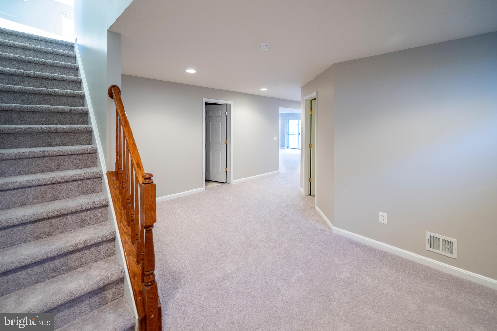 FOUR SEASONS IN HISTORIC VIRGINIA - Residential