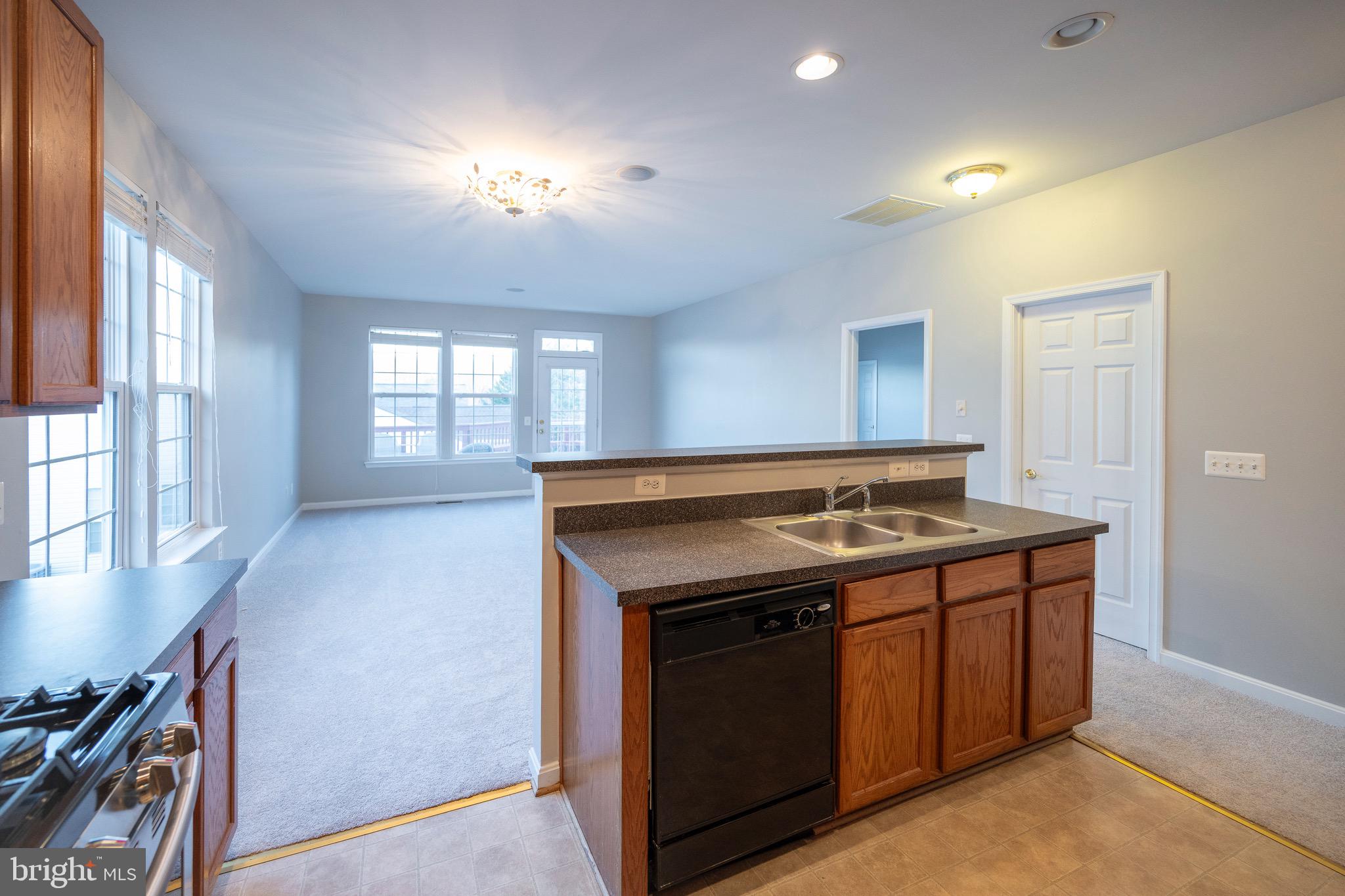 FOUR SEASONS IN HISTORIC VIRGINIA - Residential