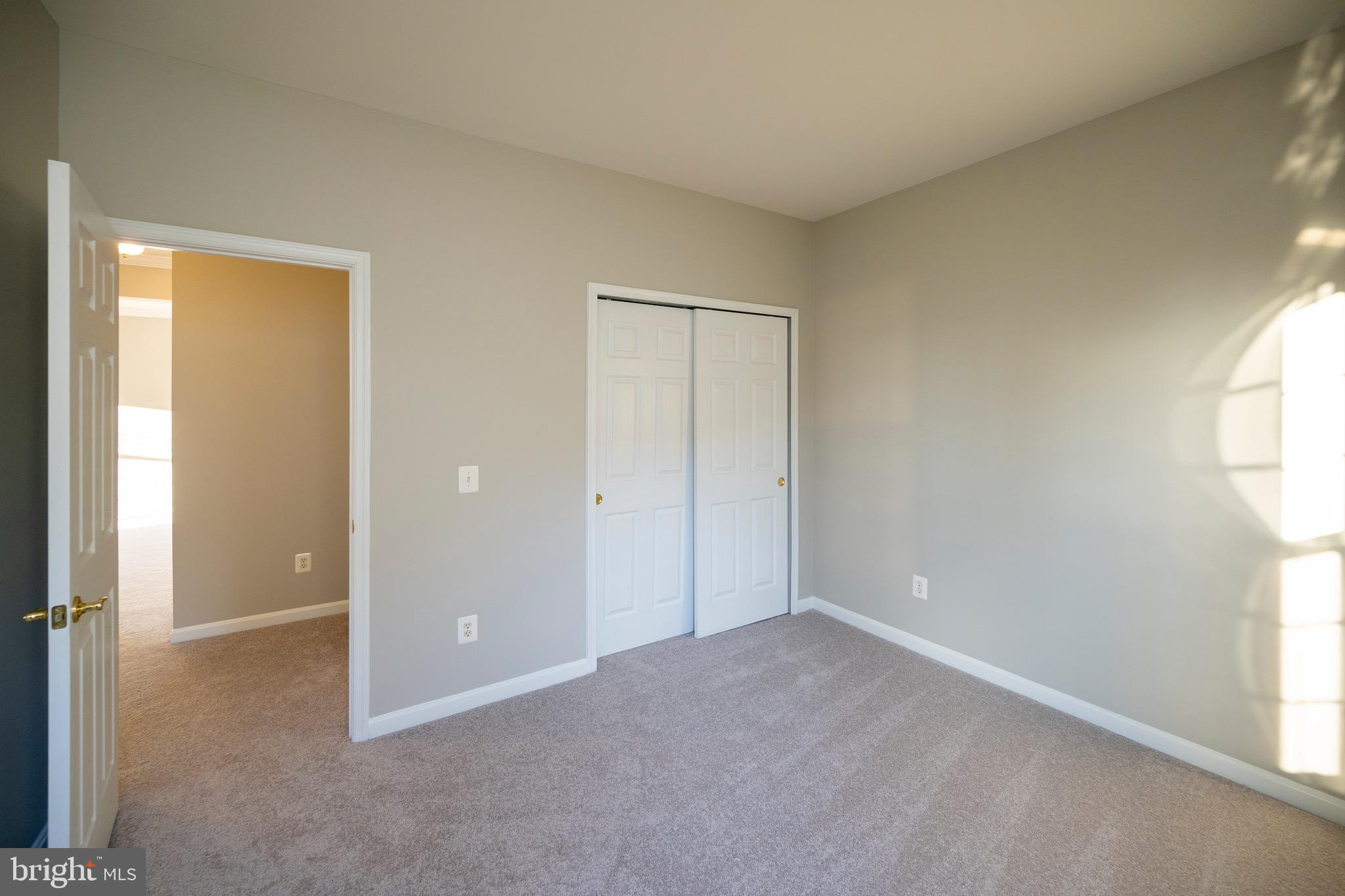 FOUR SEASONS IN HISTORIC VIRGINIA - Residential