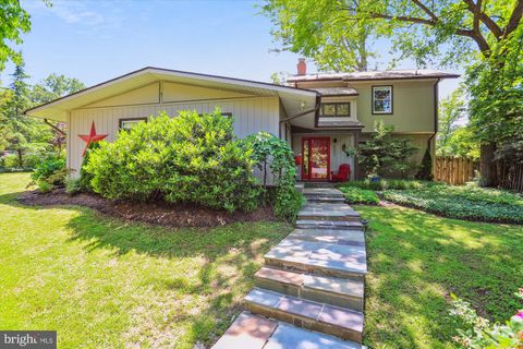 Photo of 6521 E HALBERT RD E, BETHESDA, MD 20817 (MLS # MDMC2092616)