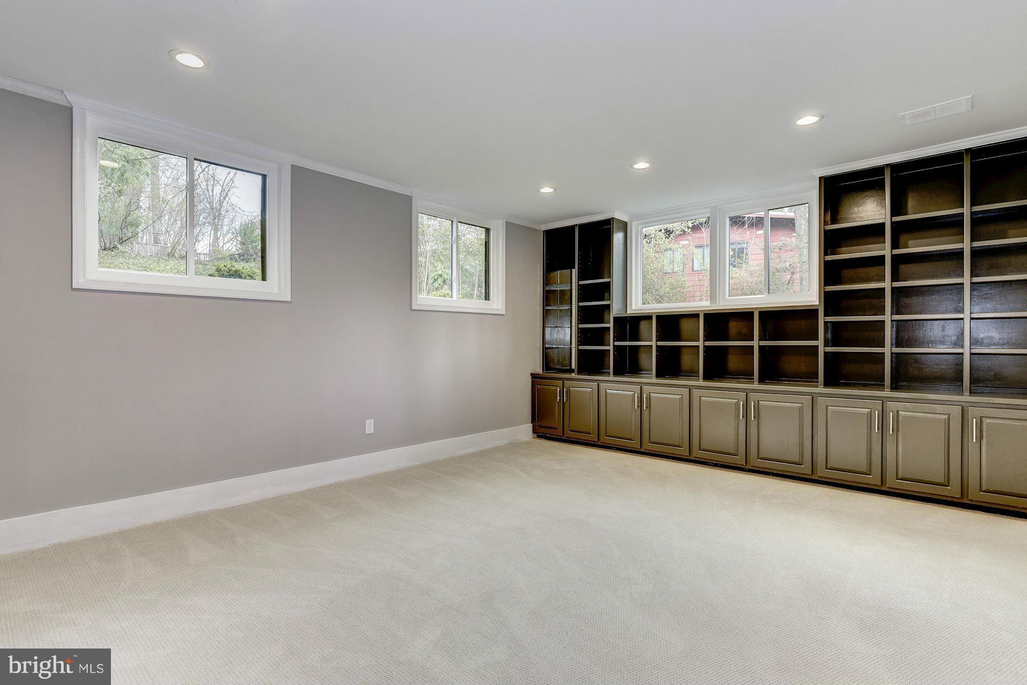 HOLMES RUN ACRES - Residential