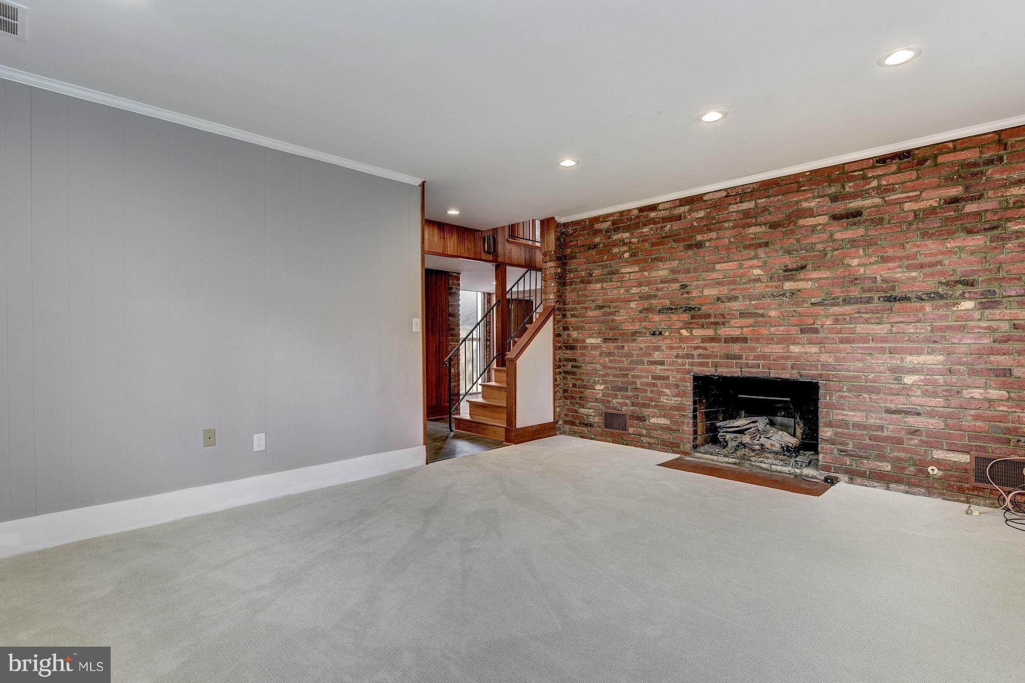 HOLMES RUN ACRES - Residential