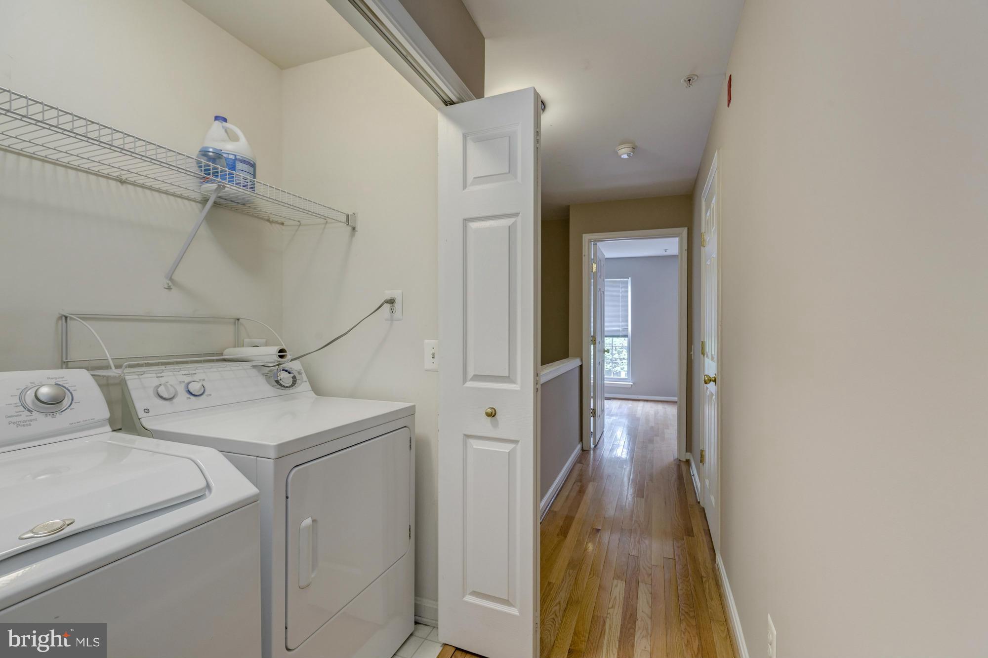 FAIR LAKES - Residential