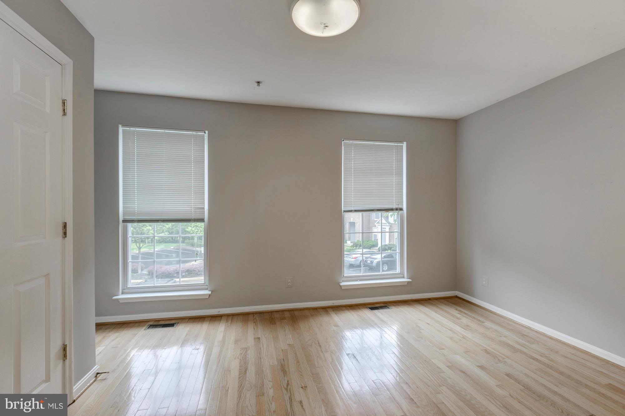 FAIR LAKES - Residential