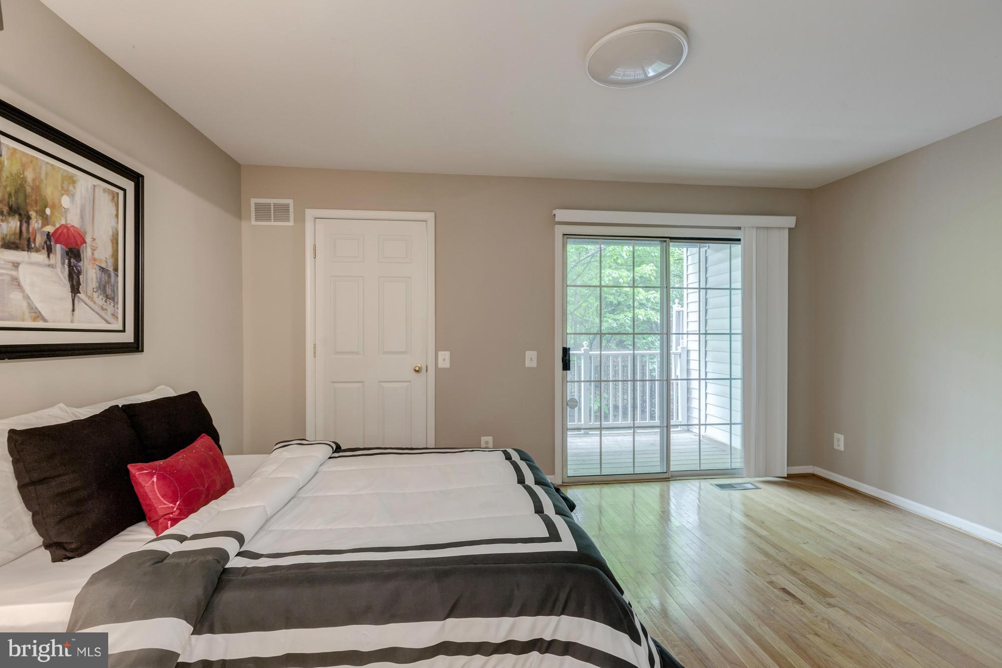 FAIR LAKES - Residential