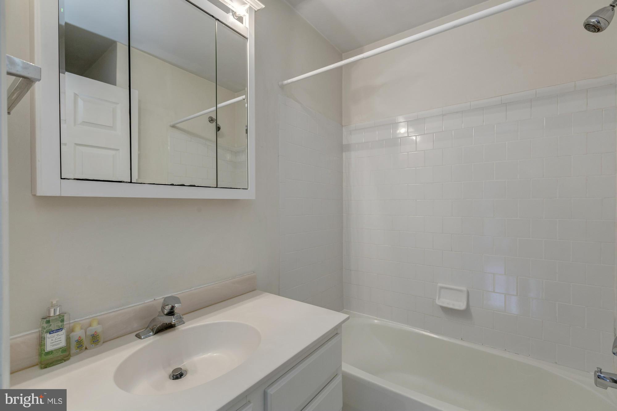 FAIR LAKES - Residential