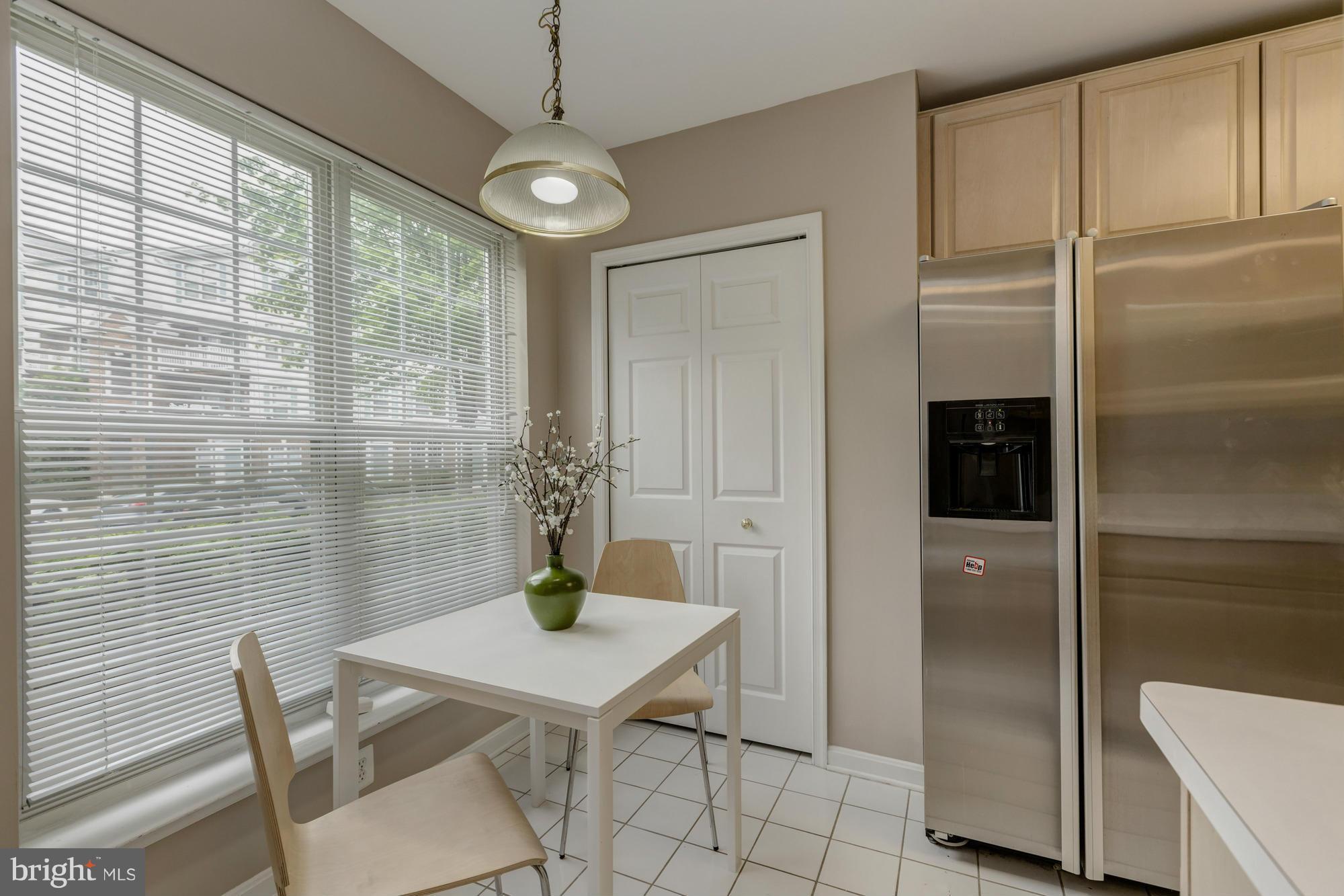 FAIR LAKES - Residential