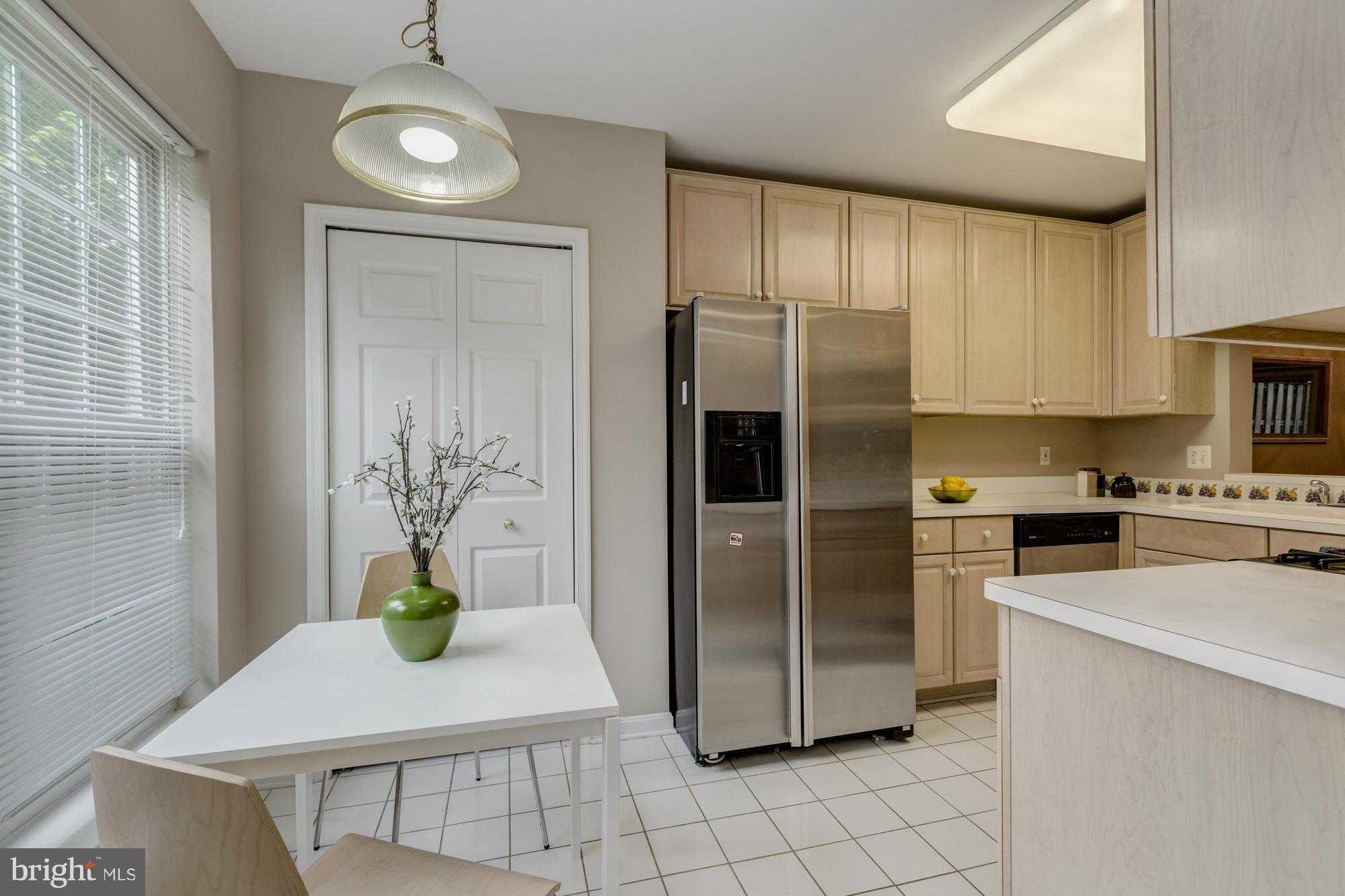 FAIR LAKES - Residential