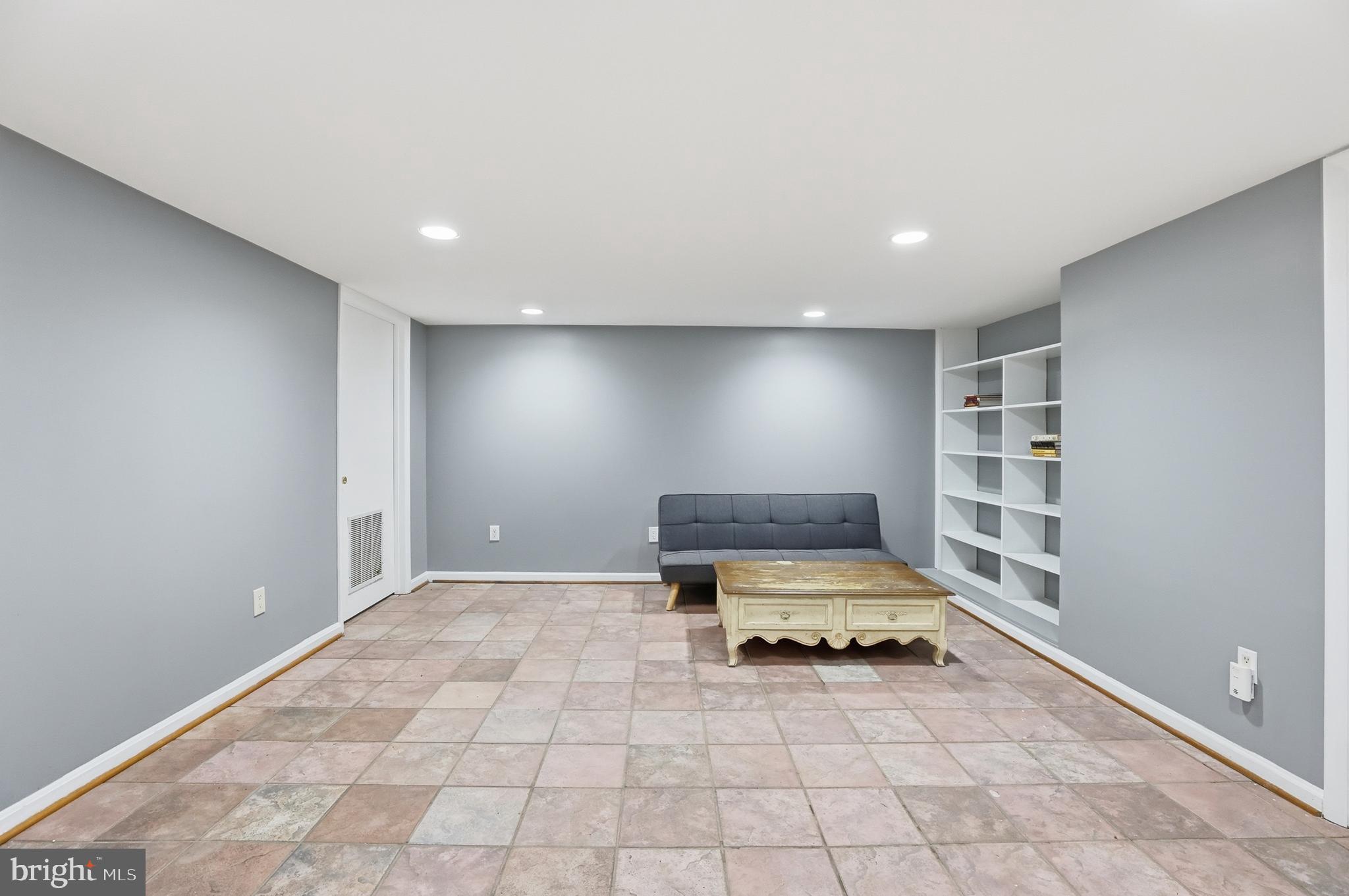 SHERWOOD FOREST - Residential