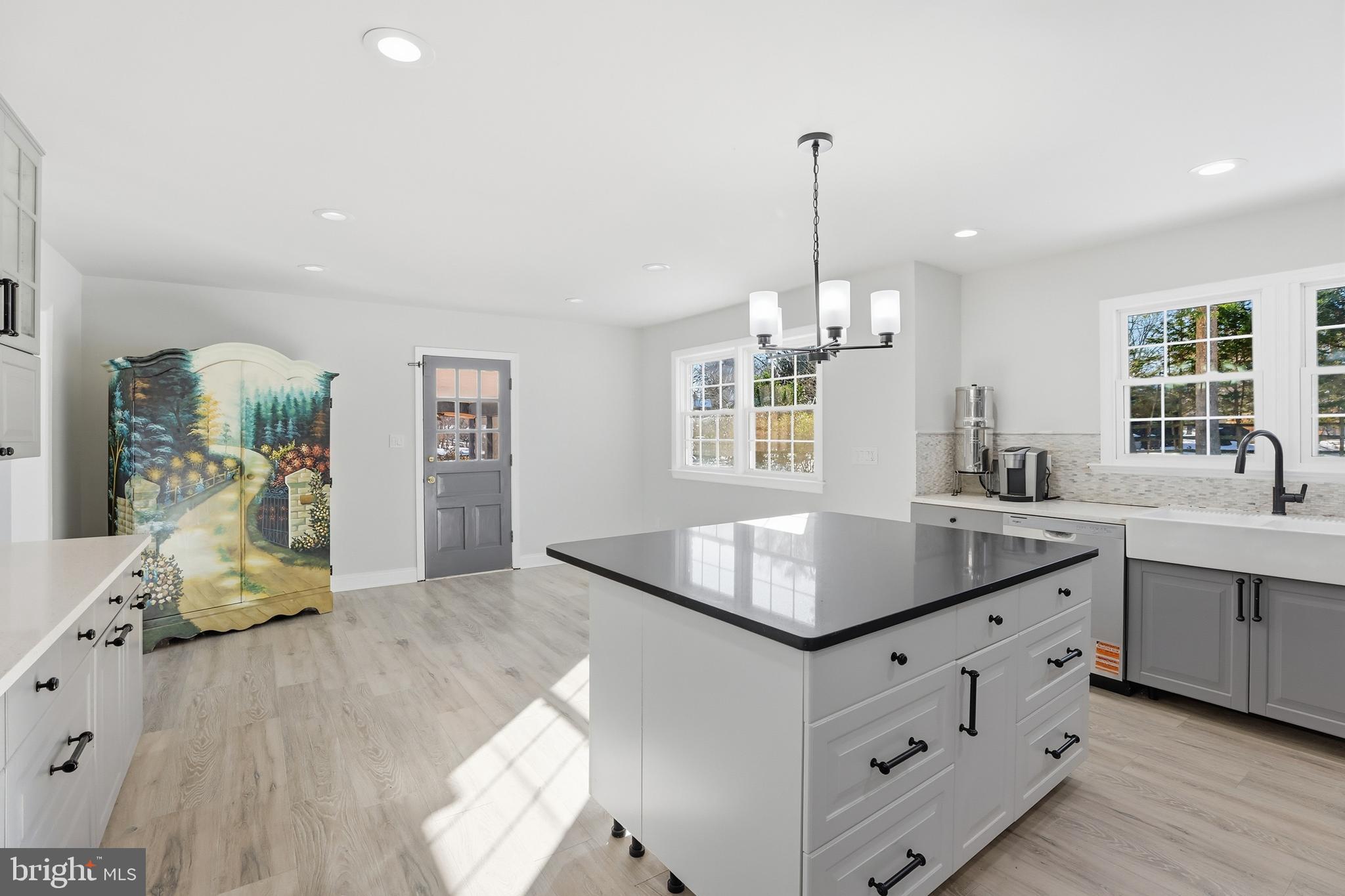 SHERWOOD FOREST - Residential