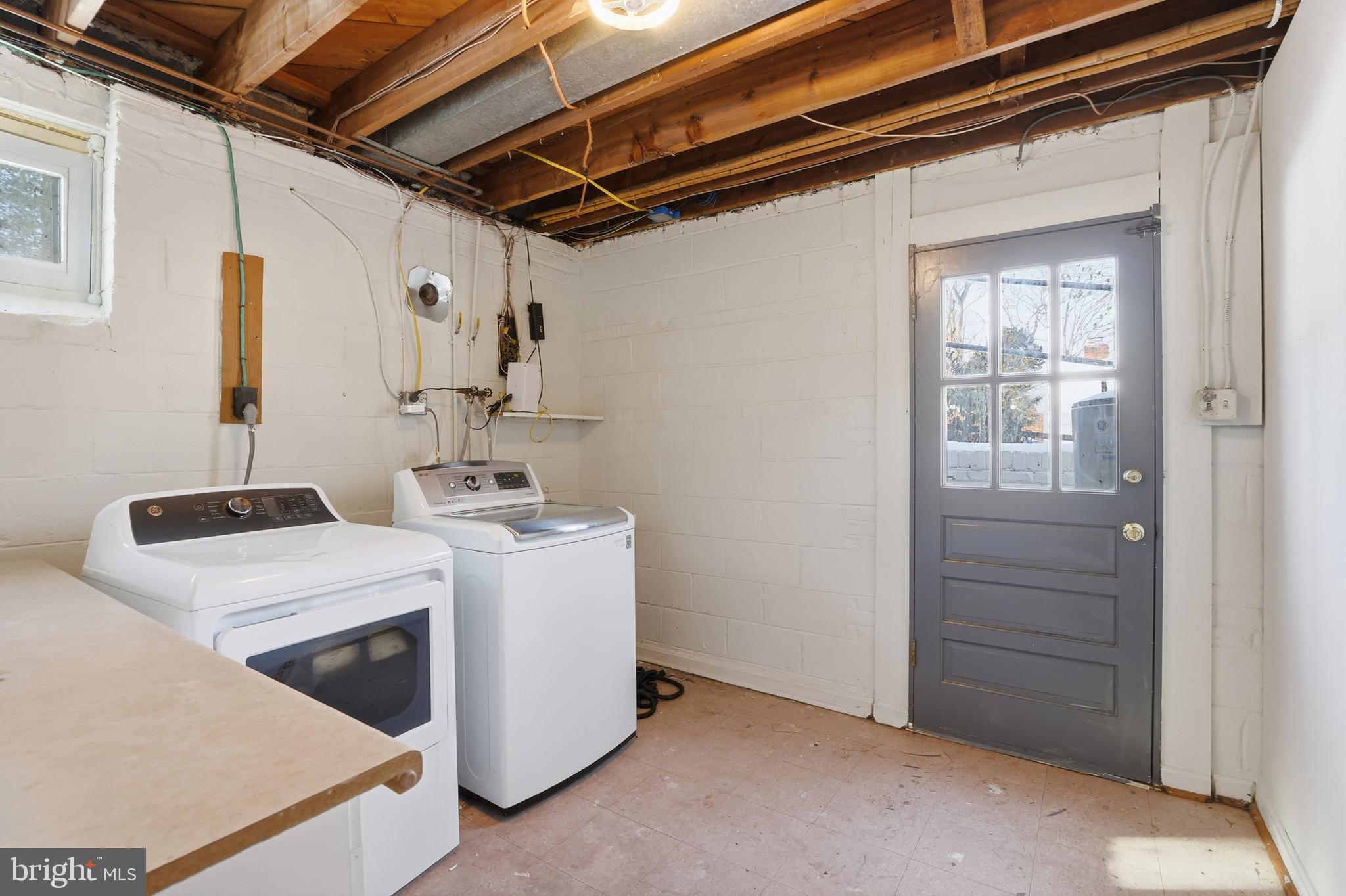 SHERWOOD FOREST - Residential