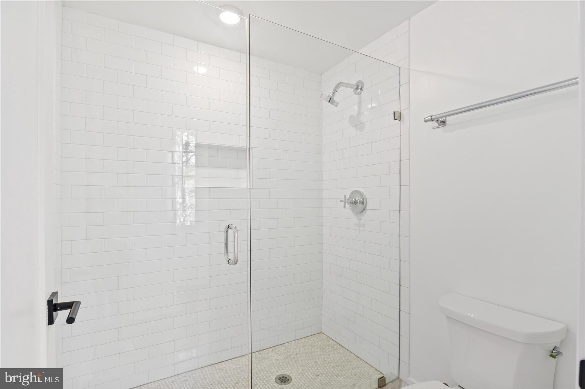 2869 28TH STREET NW 002