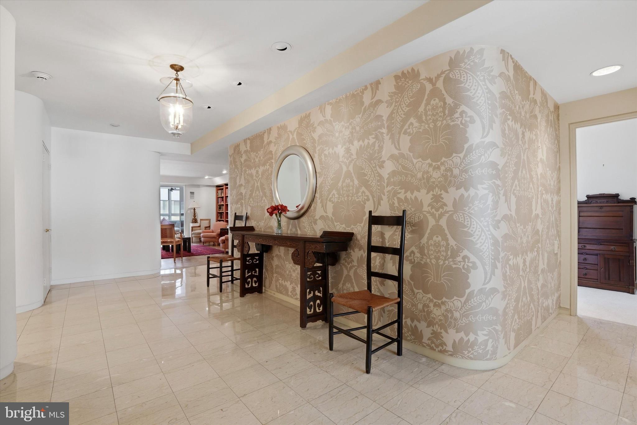 220 W RITTENHOUSE SQUARE 00 22C