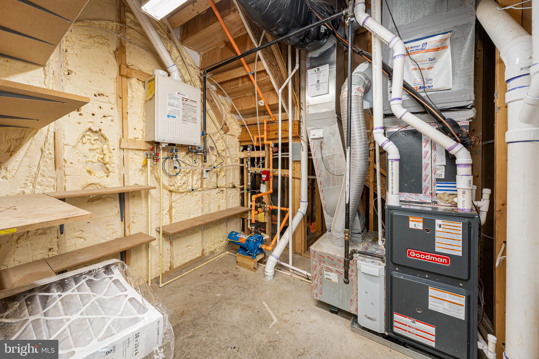 VILLAGES OF URBANA - Residential Lease