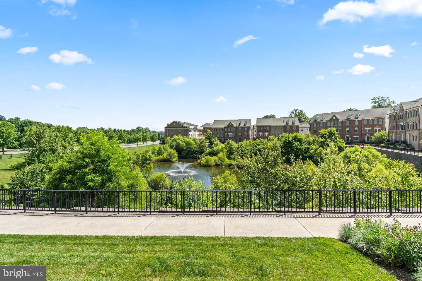 VILLAGES OF URBANA - Residential Lease