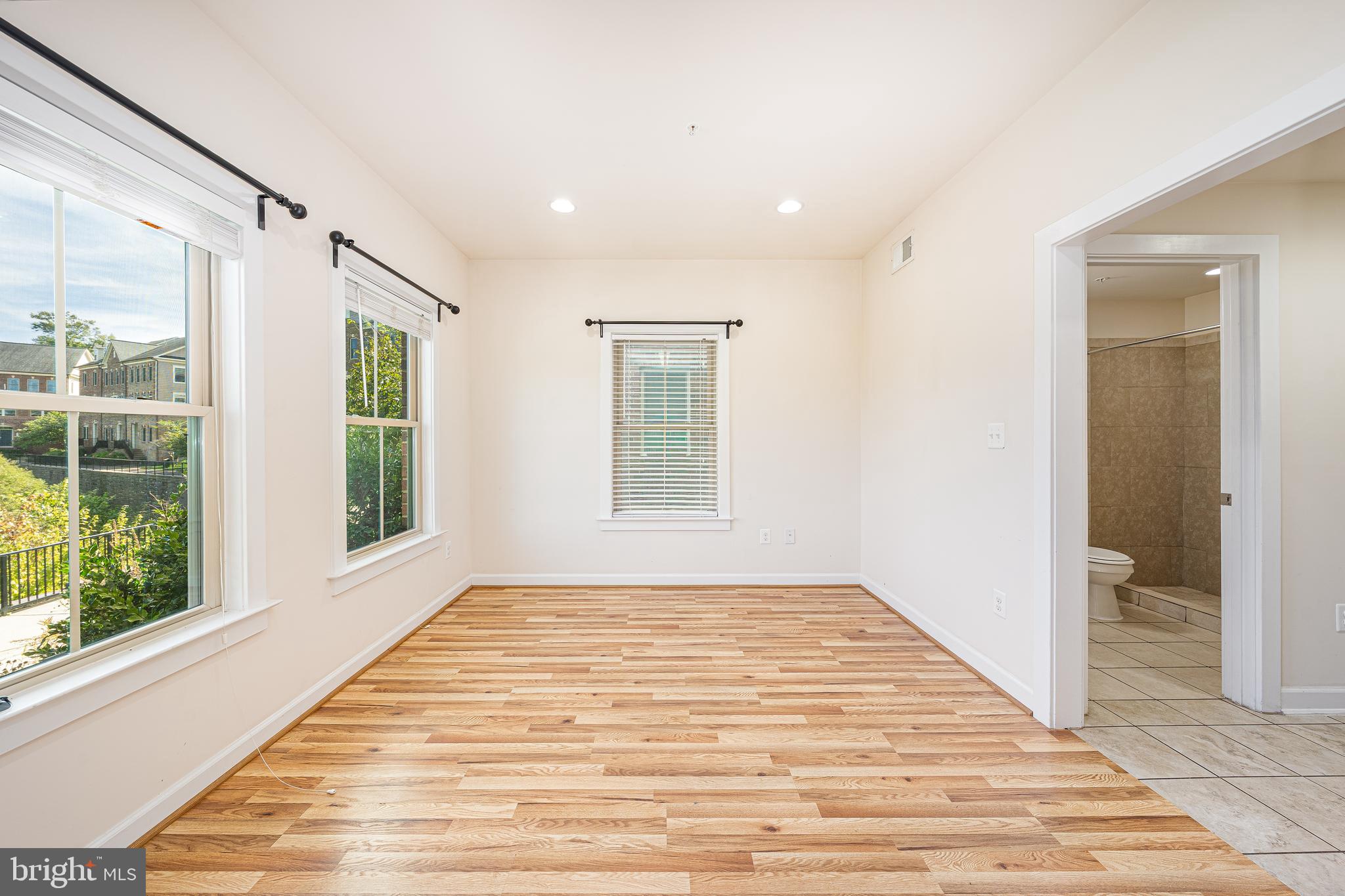 VILLAGES OF URBANA - Residential Lease