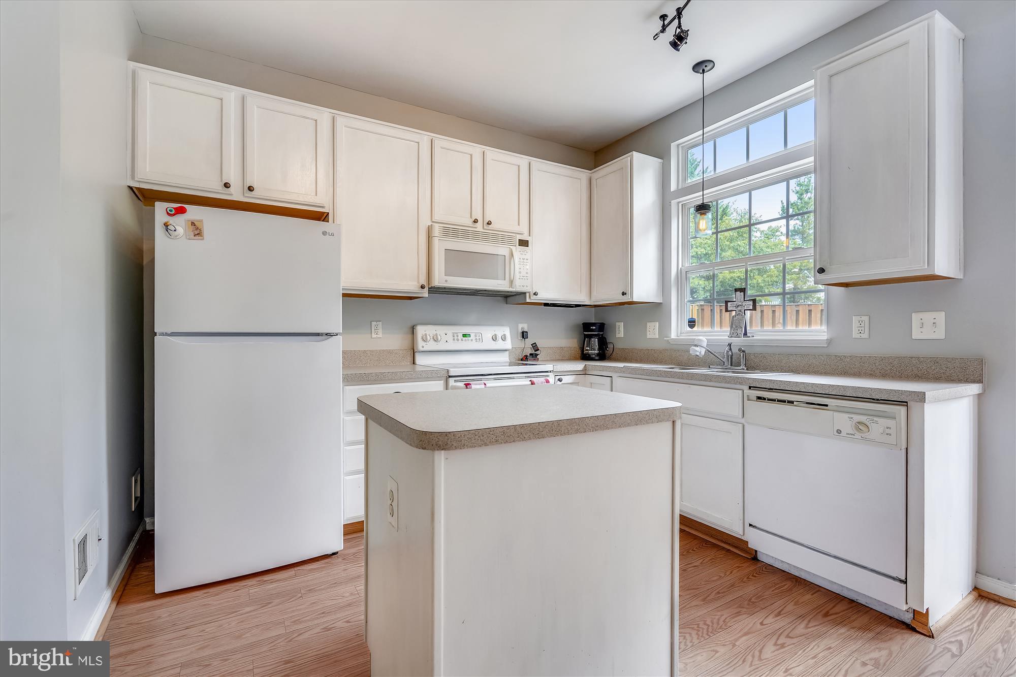 BRAEMAR/HIGHLAND - Residential