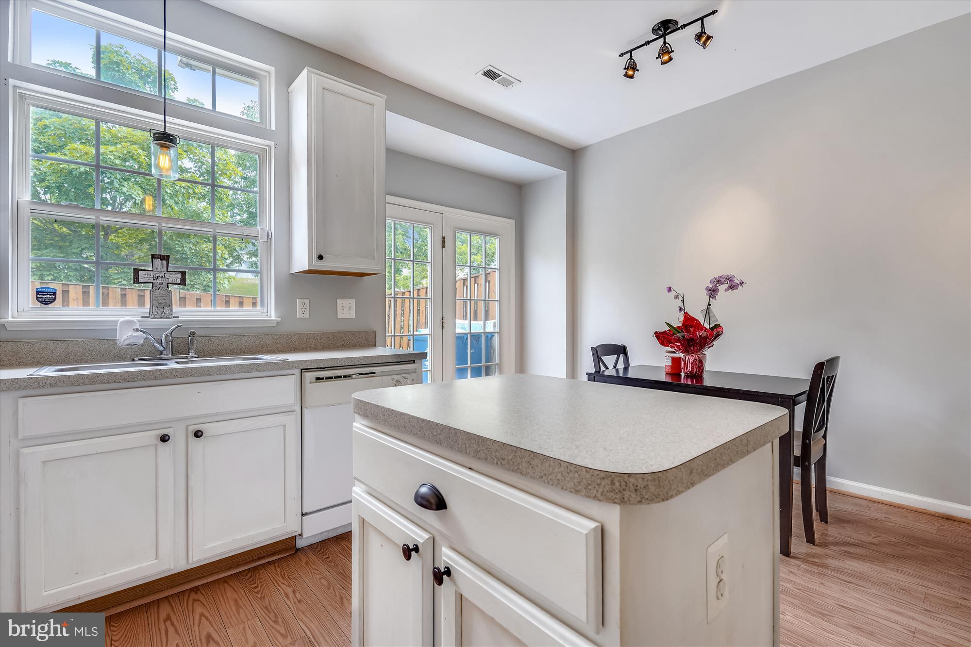 BRAEMAR/HIGHLAND - Residential