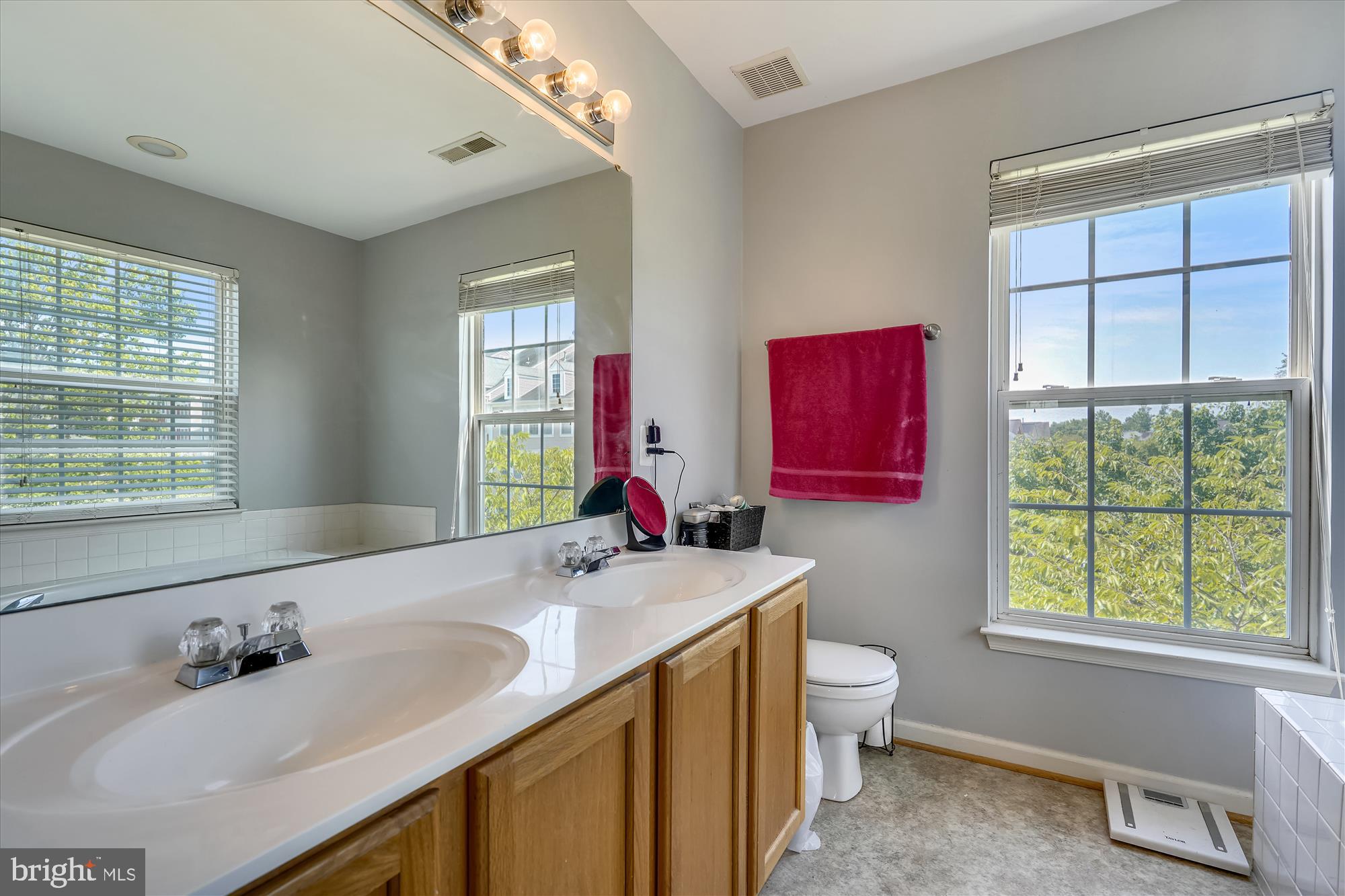 BRAEMAR/HIGHLAND - Residential