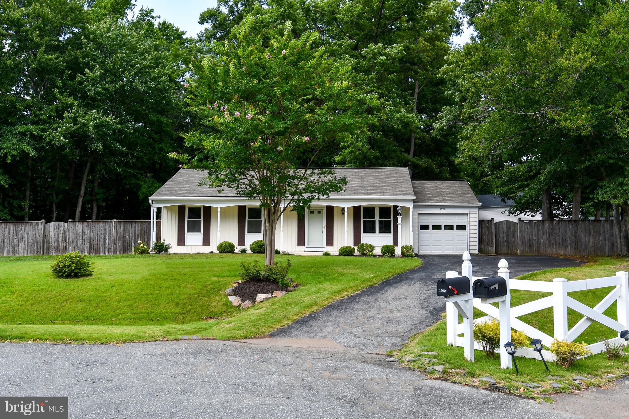 1900 BLACK OAK COURT