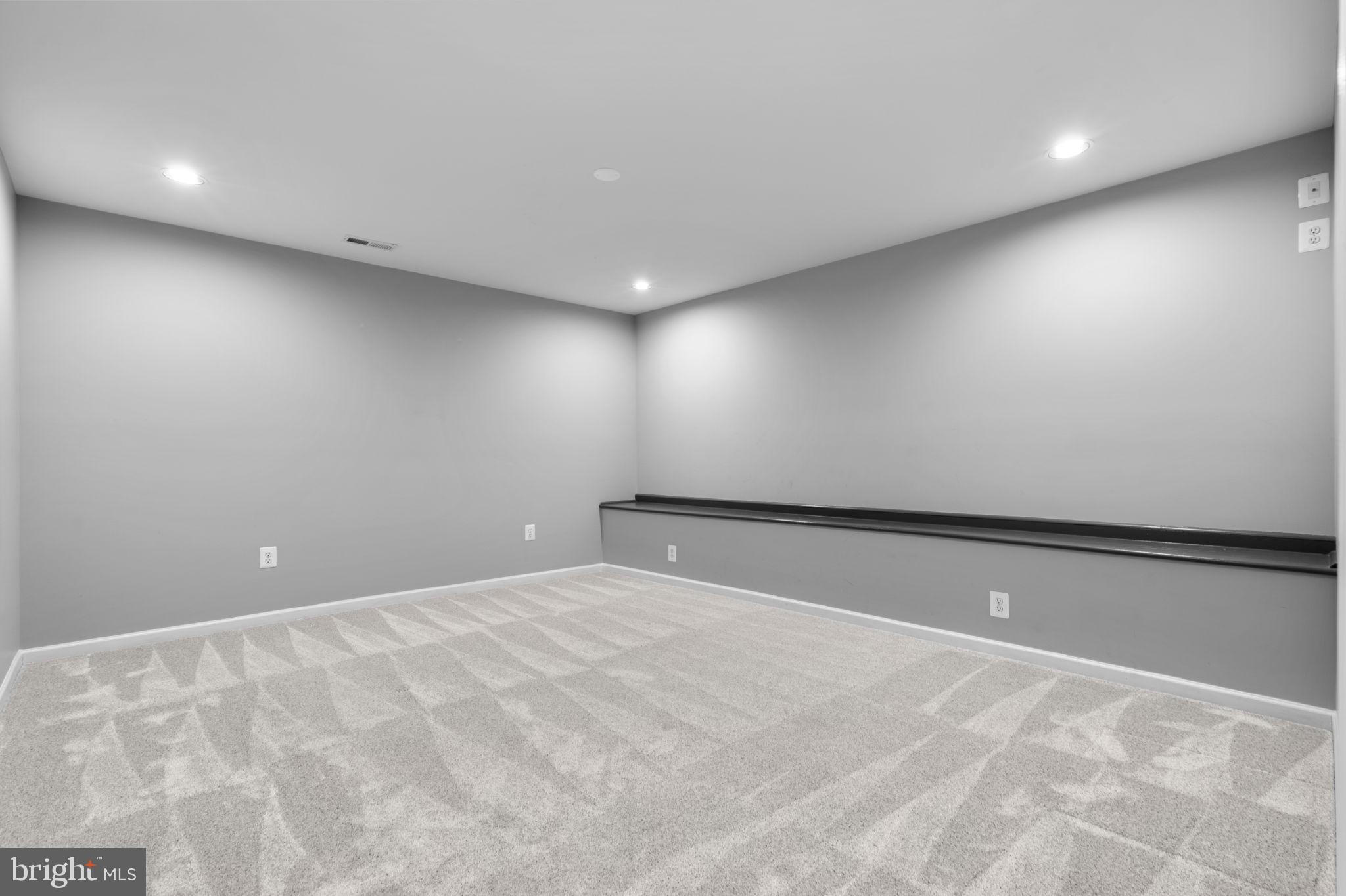 DENNIS PRESERVE - Residential