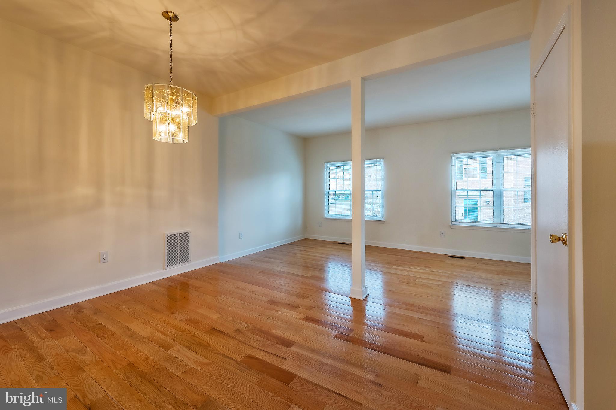 COLLEGE SQUARE - Residential Lease