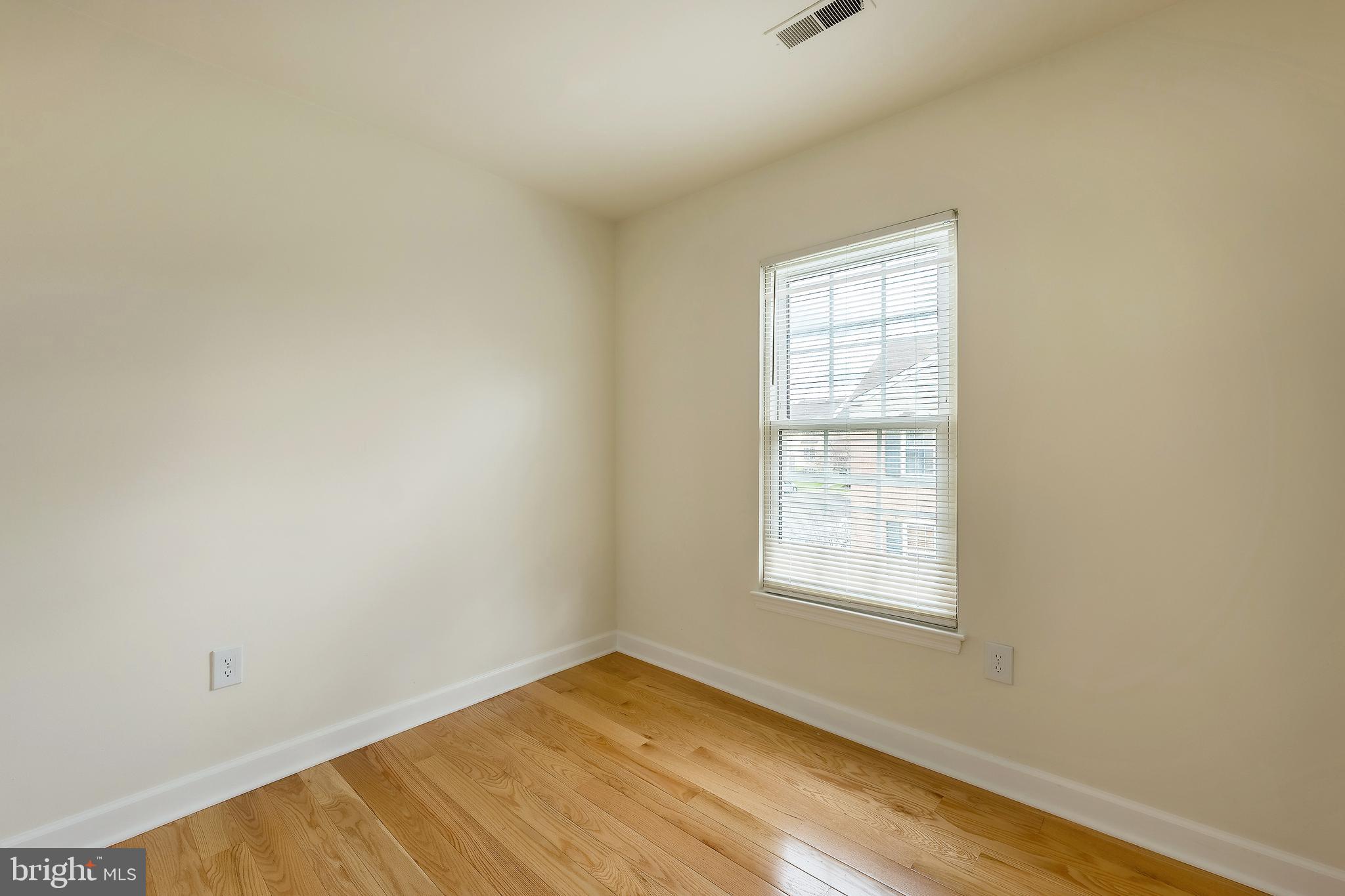 COLLEGE SQUARE - Residential Lease