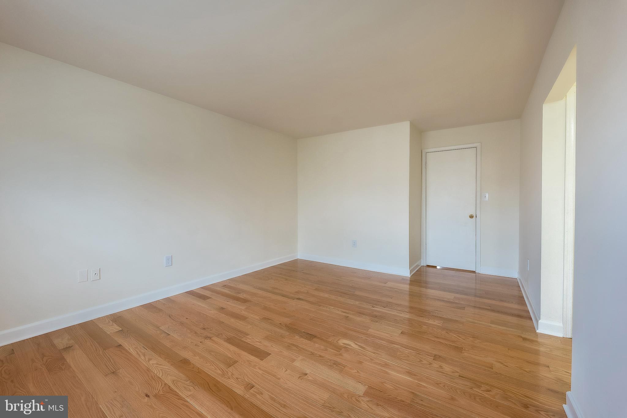 COLLEGE SQUARE - Residential Lease